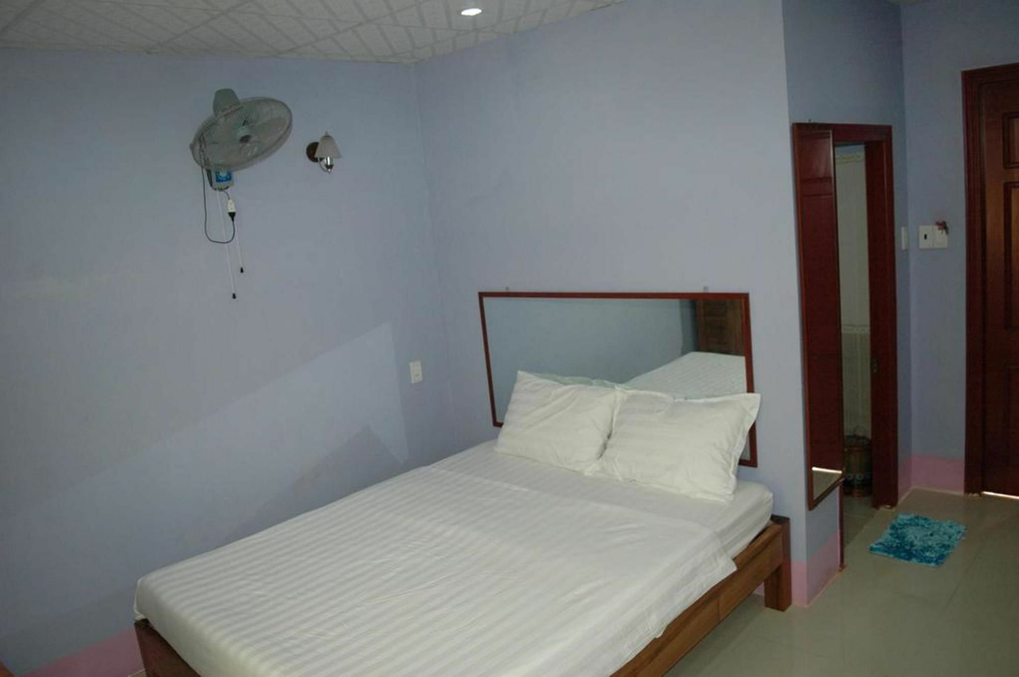 Ha Phat Hotel Duong Dong  Exteriör bild